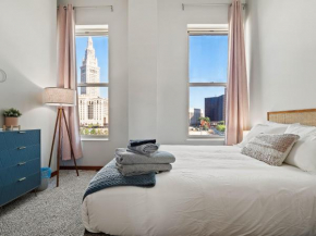 Skyloft Condo - Walk To Stadiums - City Views